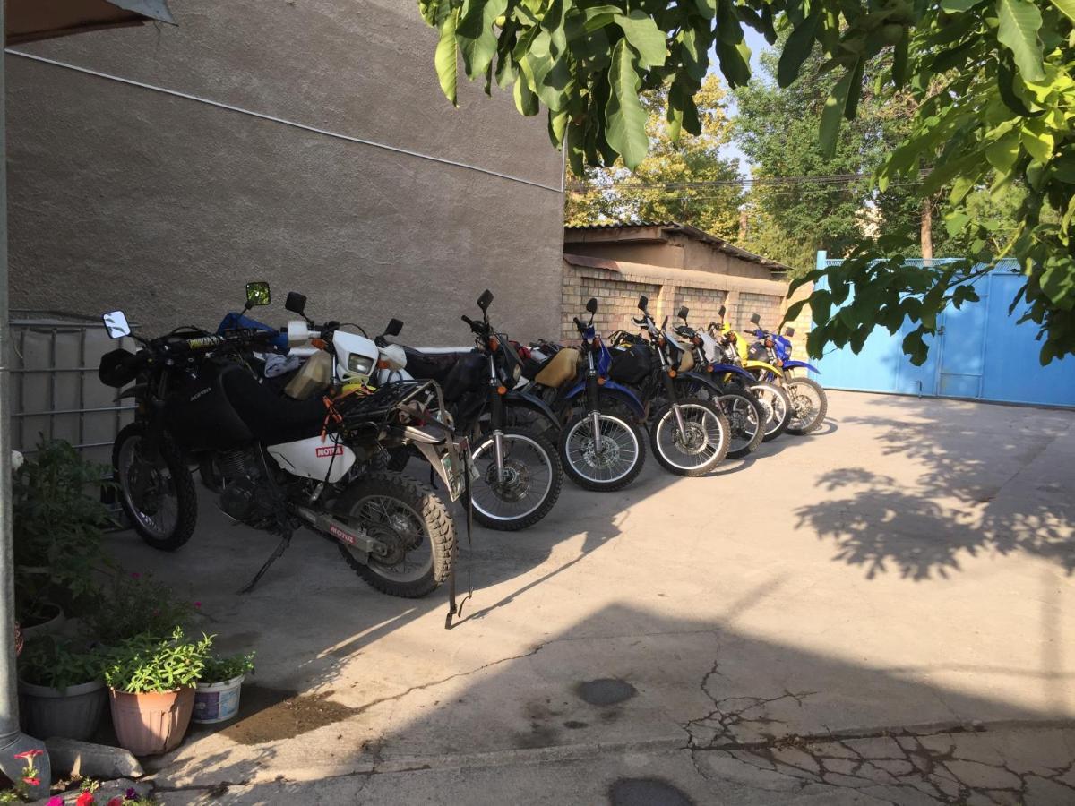 Rahat Guest House & Hostel In Toktogul Luaran gambar