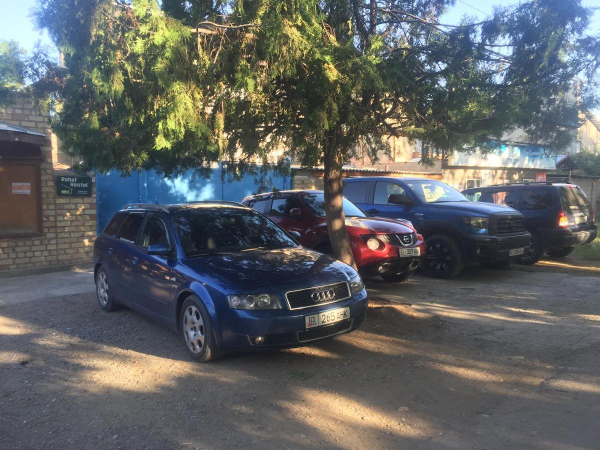 Rahat Guest House & Hostel In Toktogul Luaran gambar