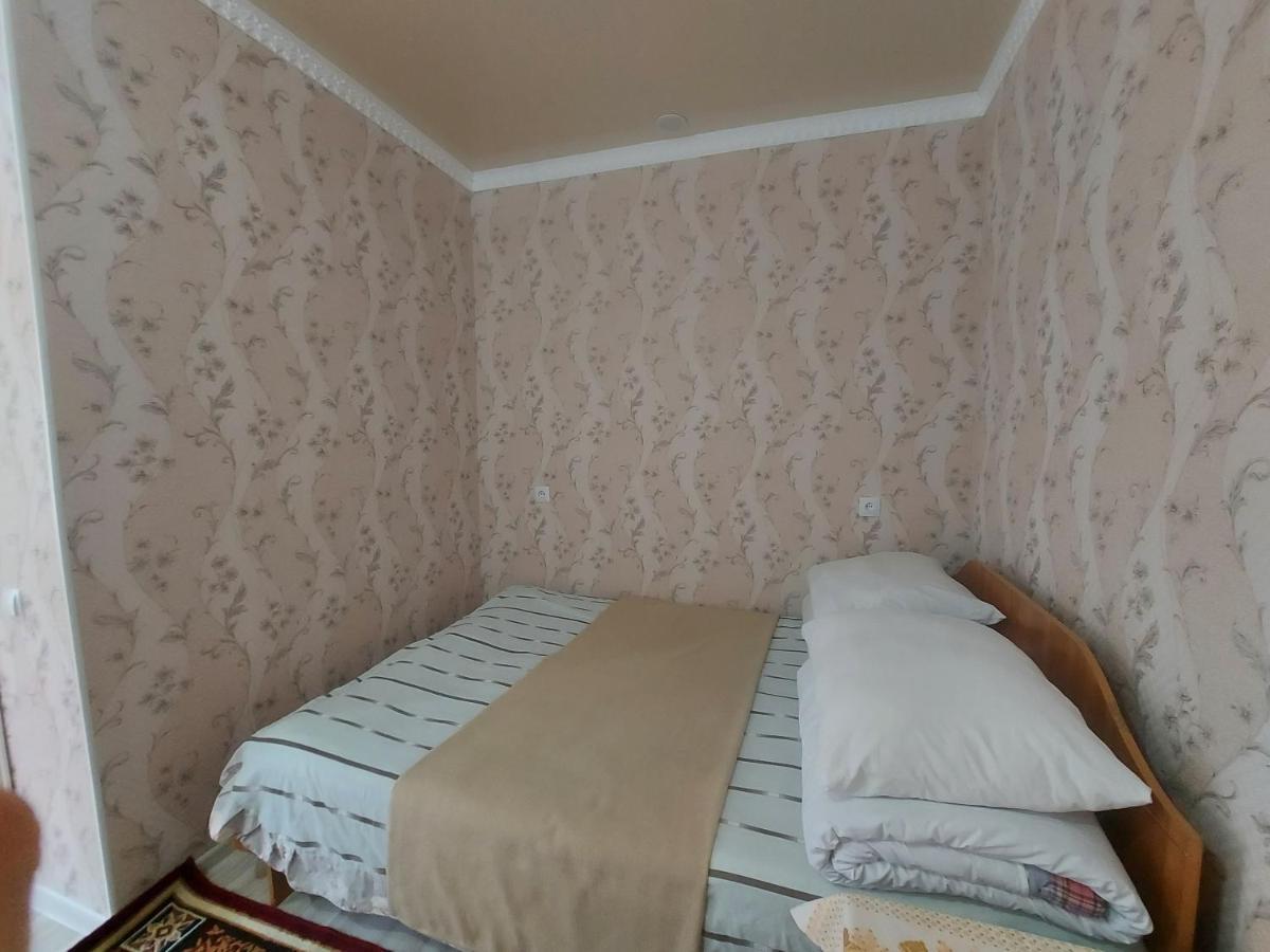 Rahat Guest House & Hostel In Toktogul Luaran gambar