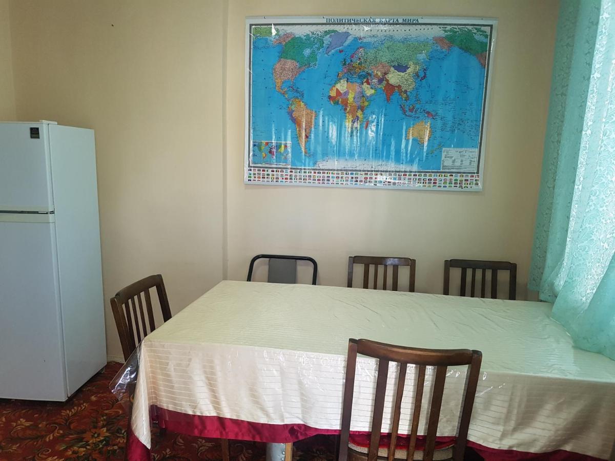 Rahat Guest House & Hostel In Toktogul Luaran gambar