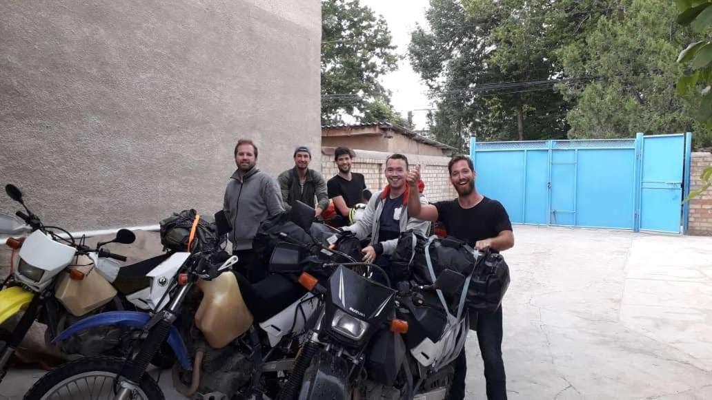 Rahat Guest House & Hostel In Toktogul Luaran gambar